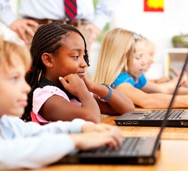Class-on-laptops-Featured