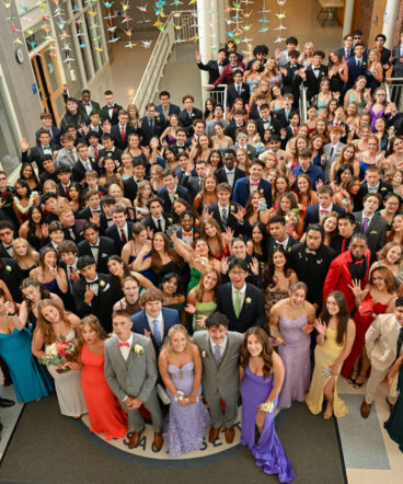 phoProm-Stroll-1_group-2048x1365